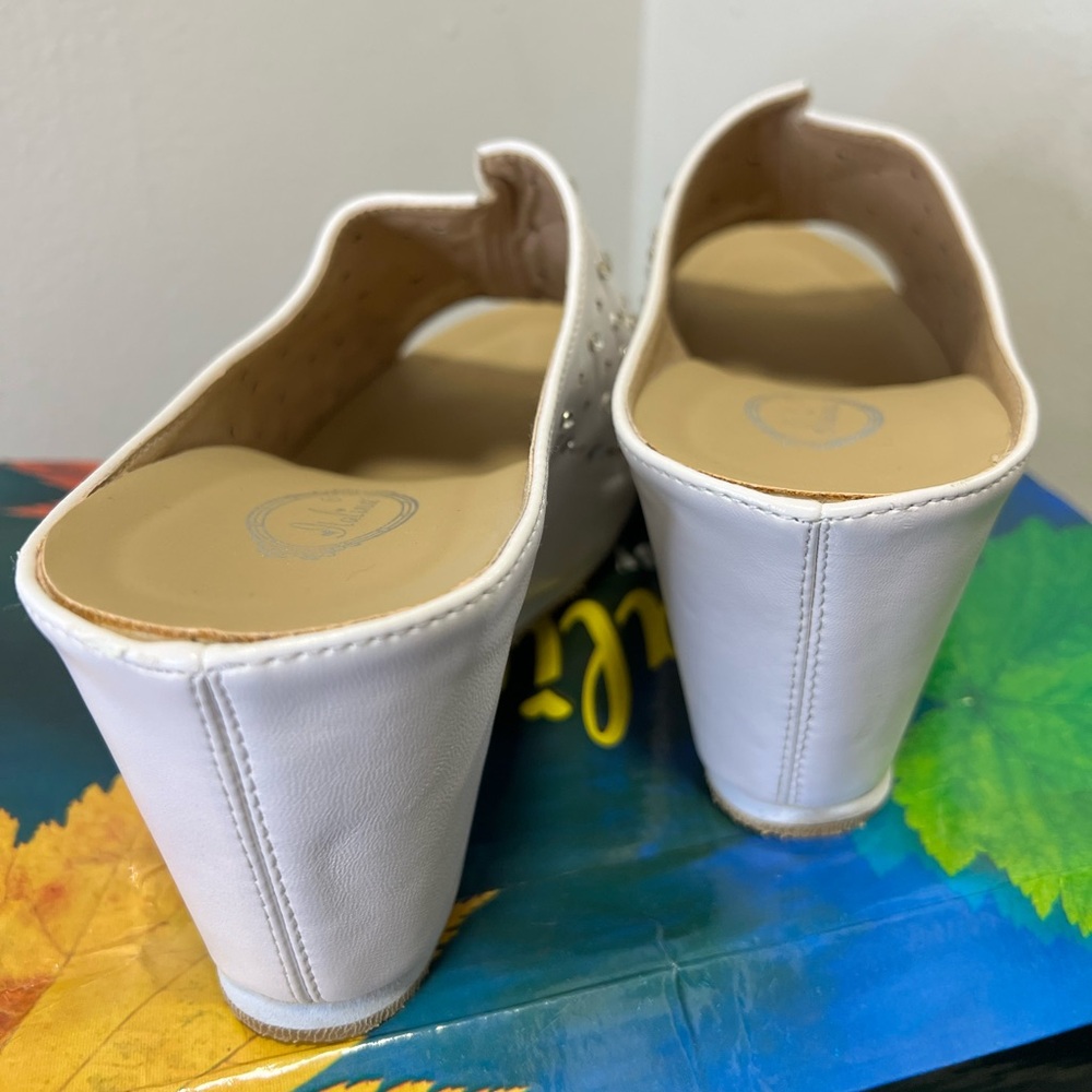 White Studded Women's Wedge Sandals Size 9 - Picture 3 of 7